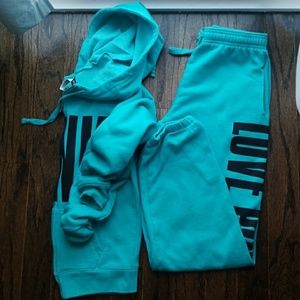 Victoria Secret a pink collection